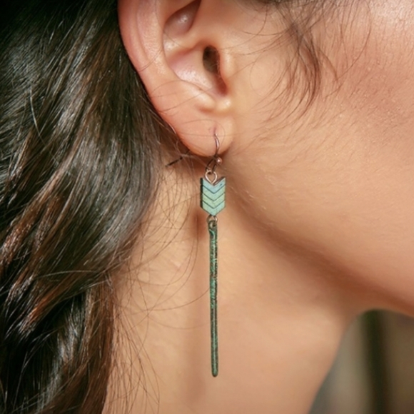 HP❤️‍🔥 Patina Chevron Dangle Earrings Hematite - Picture 2 of 4